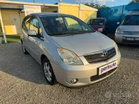 Usata Toyota Corolla Verso 110 CV (80 kW) 2003 Grigio Monovolume