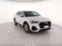 Begagnad Audi Q3 Sportback Business Plus 150 HK (110 kW) 2023 Vit SUV