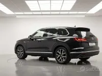 Usata VW Touareg Elegance 314 CV (230 kW) 2023 Nero SUV