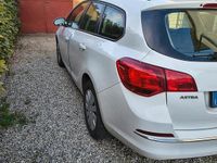 Usata Opel Astra 110 CV (80 kW) 2013 Bianco Station wagon