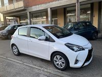 Usata Toyota Yaris Hybrid Business Edition 92 CV (67 kW) 2020 Bianco Berlina