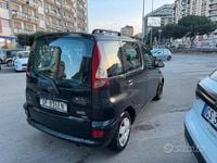 Usata Toyota Yaris Verso 87 CV (63 kW) 2004 Grigio Monovolume