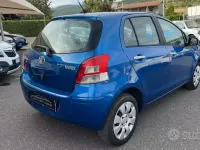 Usata Toyota Yaris 69 CV (50 kW) 2011 Blu Utilitaria