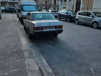 Usata Mercedes 190 105 CV (77 kW) 1987 Grigio Berlina