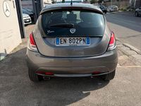 Usata Lancia Ypsilon Gold 95 CV (69 kW) 2012 Grigio Utilitaria