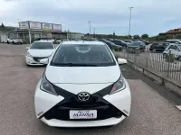 Brugt Toyota Aygo X-wave 69 HK (50 kW) 2016 Hvid Hatchback