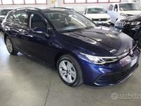 Usata VW Golf VIII Life 131 CV (96 kW) 2022 Blu Station wagon
