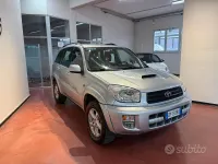 Usata Toyota RAV4 116 CV (85 kW) 2003 Grigio SUV