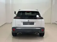 Usata Peugeot 2008 Allure 131 CV (96 kW) 2021 Bianco SUV