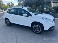 Usata Peugeot 2008 Allure 82 CV (60 kW) 2015 Bianco SUV
