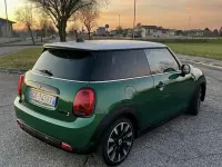 Usata Mini Cooper SE Essential 183 kW (250 CV) 2022 Utilitaria