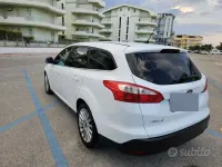 Usata Ford Focus 163 CV (119 kW) 2012 Bianco Station wagon
