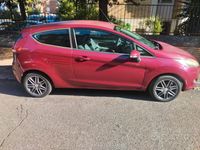 Usata Ford Fiesta 75 CV (55 kW) 2013 Rosso Utilitaria