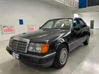 Usata Mercedes 200 118 CV (86 kW) 1990 Nero Berlina