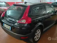 Usata Volvo C30 Kinetic 101 CV (74 kW) 2007 Nero Utilitaria