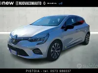 Käytetty Renault Clio V Intens 101 HP (74 kW) 2023 Harmaa Sedan