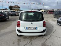 Usata Renault Modus Dynamique 74 CV (54 kW) 2009 Bianco Monovolume