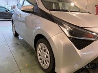 Usata Toyota Aygo X-play 72 CV (52 kW) 2018 Grigio Utilitaria