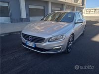 Usata Volvo V60 150 CV (110 kW) 2017 Grigio Station wagon