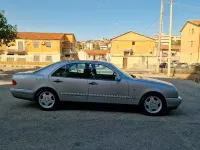 Usata Mercedes E200 186 CV (136 kW) 1998 Grigio Berlina