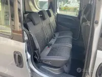 Usata Fiat Doblò Dynamic 105 CV (77 kW) 2011 Grigio argento Monovolume