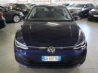 Usata VW Golf VIII Life 131 CV (96 kW) 2022 Blu Station wagon