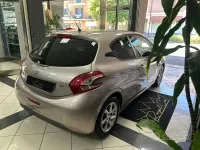 Usata Peugeot 208 Active 68 CV (50 kW) 2012 Marrone Utilitaria
