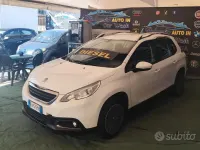 Usata Peugeot 2008 Active 99 CV (72 kW) 2015 Bianco SUV