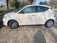 Usata Lancia Ypsilon Gold 69 CV (50 kW) 2018 Beige Utilitaria