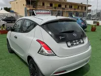Usata Lancia Ypsilon Gold 69 CV (50 kW) 2018 Grigio Utilitaria