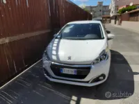 Usata Peugeot 208 Allure 82 CV (60 kW) 2016 Bianco Utilitaria