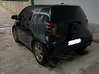 Begagnad Toyota iQ 98 HK (72 kW) 2012 Svart Halvkombi