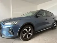 Usata Ford Focus Active 125 CV (91 kW) 2023 Bluazzurro Berlina
