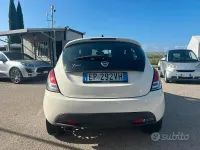 Usata Lancia Ypsilon 77 CV (56 kW) 2013 Bianco Utilitaria