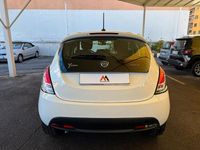 Usata Lancia Ypsilon Silver 69 CV (50 kW) 2021 Bianco Utilitaria