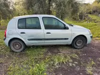 Usata Renault Clio II 75 CV (55 kW) 2004 Grigio Utilitaria