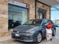 Usata VW Golf VIII Style 150 CV (110 kW) 2025 Grigio Berlina