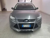 Usado Ford Focus 163 HP (119 kW) 2012 Cinzento Carrinha