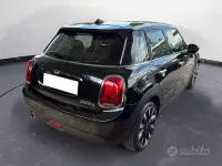 Usata Mini Cooper D 116 CV (85 kW) 2019 Nero Utilitaria