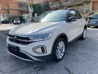 Usata VW T-Roc Life 150 CV (110 kW) 2023 Beige SUV