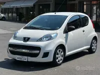 Usata Peugeot 107 Access 68 CV (50 kW) 2013 Beige Utilitaria