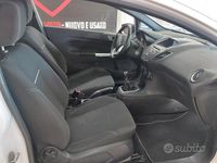 Usata Ford Fiesta 75 CV (55 kW) 2016 Bianco Berlina