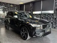 Käytetty Volvo XC90 R-Design 235 HP (172 kW) 2017 Musta Katumaasturi