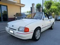Usata Ford Escort Cabriolet 102 CV (75 kW) 1988 Bianco Cabrio