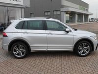 Usata VW Tiguan R-line 150 CV (110 kW) 2023 Reflex silver SUV