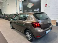 Usata Dacia Sandero Comfort 101 CV (74 kW) 2020 Marrone Berlina