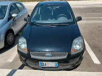 Usata Ford Fiesta 68 CV (50 kW) 2007 Nero Utilitaria