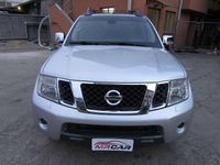 Usata Nissan Navara 231 CV (169 kW) 2012 Argento metallizzato Pick-up
