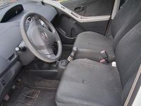 Usata Toyota Yaris 65 CV (47 kW) 2010 Bianco Berlina