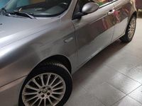 Usata Alfa Romeo 147 150 CV (110 kW) 2006 Grigio Utilitaria